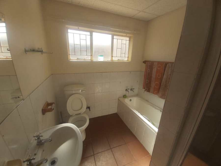 13 Bedroom Property for Sale in Universitas Free State